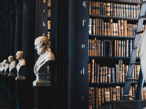 Български закони и правила за имоти Проверете правилата и законите преди покупката на апартамент.