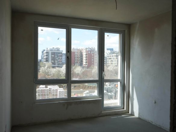 Plastered room with window of a two bedroom apartment for sale in Manastirski Livadi.