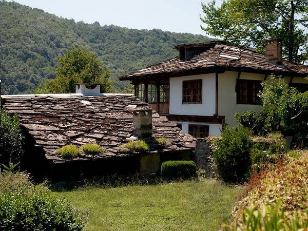 Houses for Rent in Bulgaria 6 Traditional Bulgarian houses for rent in the countryside.