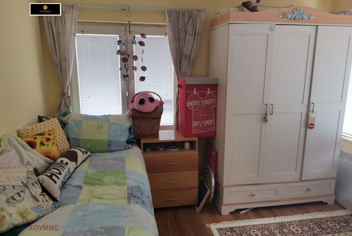 Къща 310 кв.м за продажба в Голяма Брестница | До магистрала Хемус