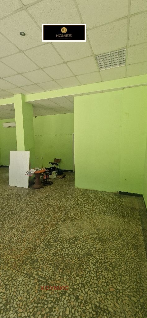 Магазин 82 кв.м за продажба в Ловеч, Широк център | Витрина към улицата