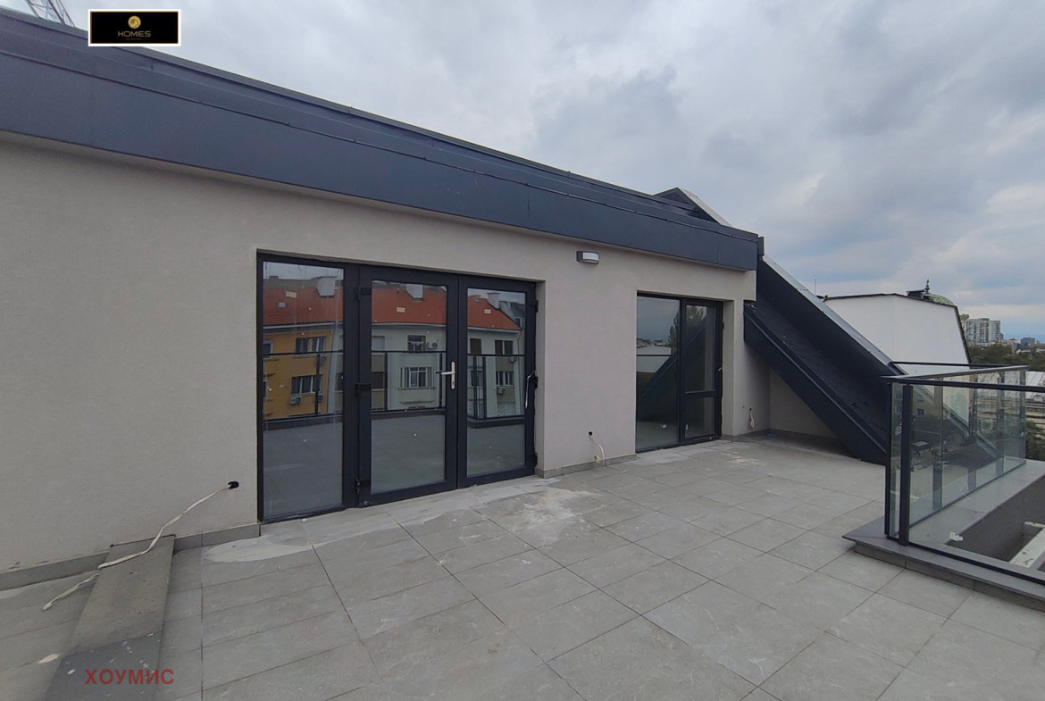 ednd0bestaen-apartament-90-sqm-prodava-sofia-centar-dve-terasi-4 Втора спалня или работен кабинет със съхранение