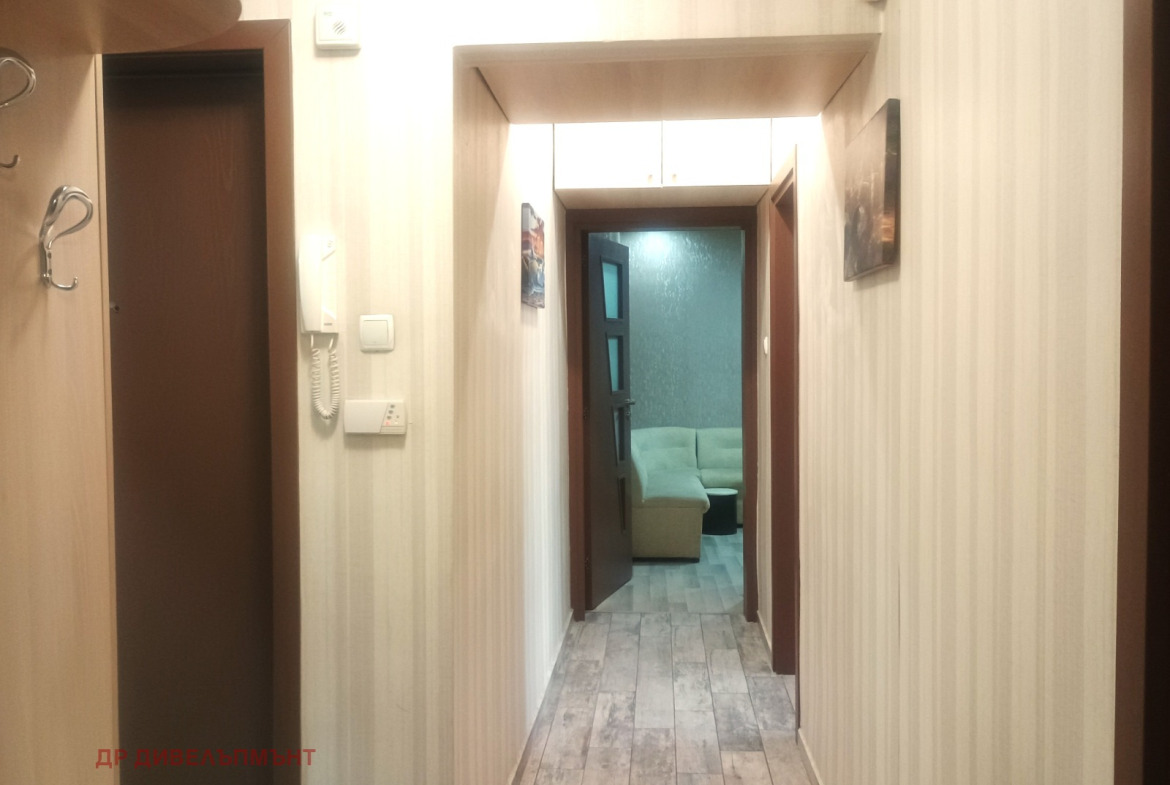 Apartment in Oborishte, Sofia - Image 9