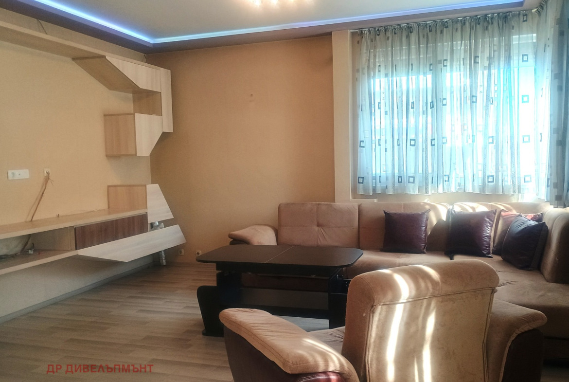 Apartment in Oborishte, Sofia - Image 2