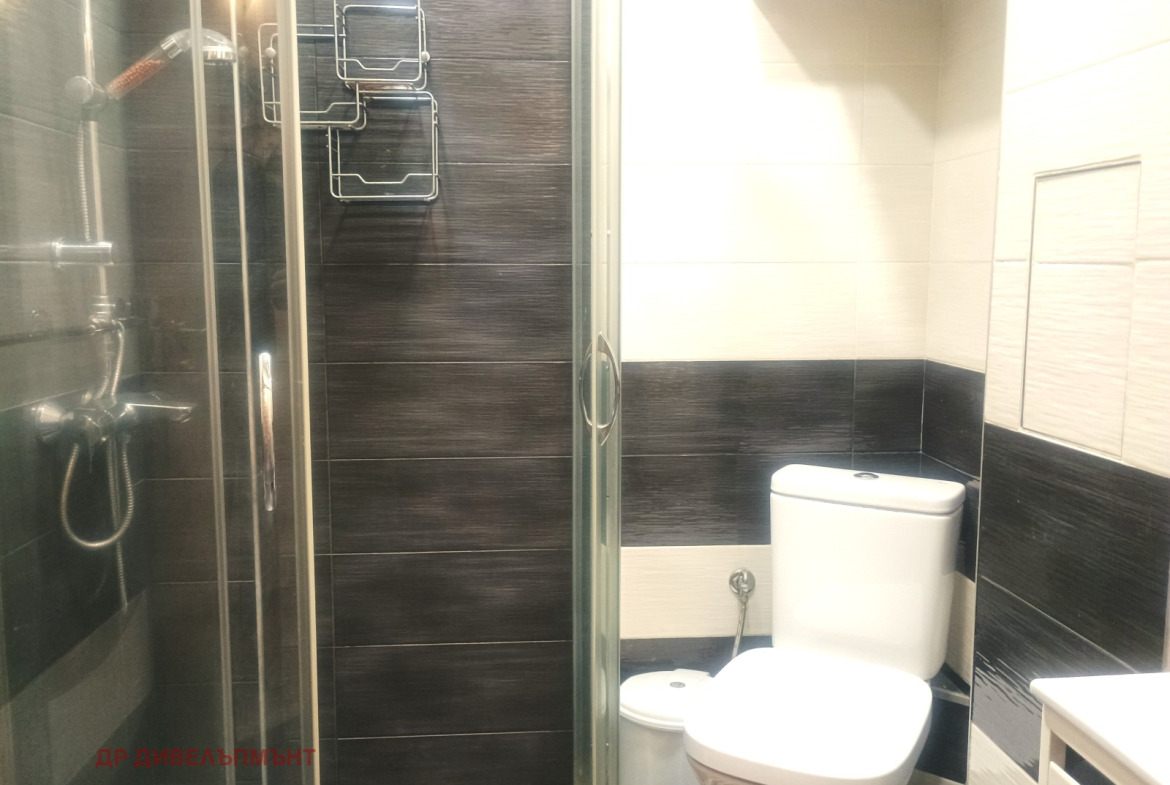 Apartment in Oborishte, Sofia - Image 4