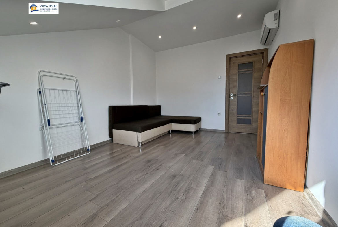 chetiristaen-apartament-138-kvm-pod-naem-tsentar-sofia-yuzhno-izlozhenie-11 Четиристаен апартамент 138 кв.м. под наем в Център | Южно изложение