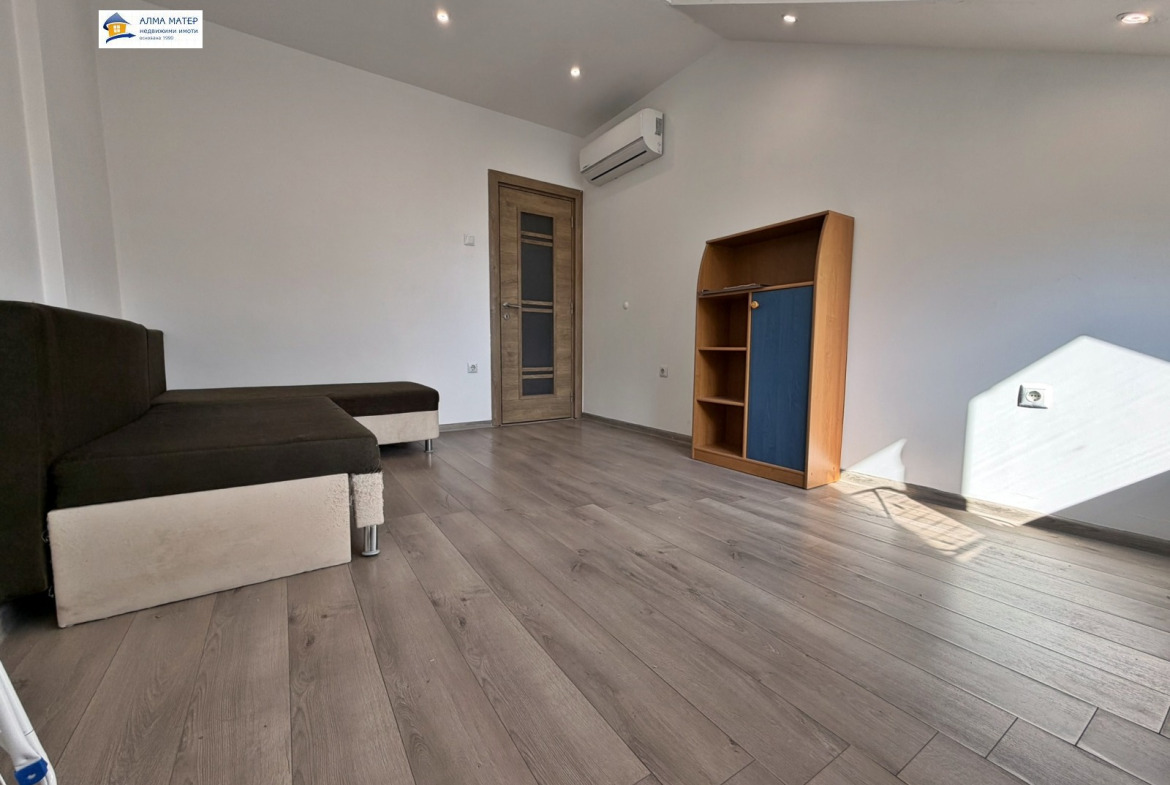 chetiristaen-apartament-138-kvm-pod-naem-tsentar-sofia-yuzhno-izlozhenie-12 Четиристаен апартамент 138 кв.м. под наем в Център | Южно изложение