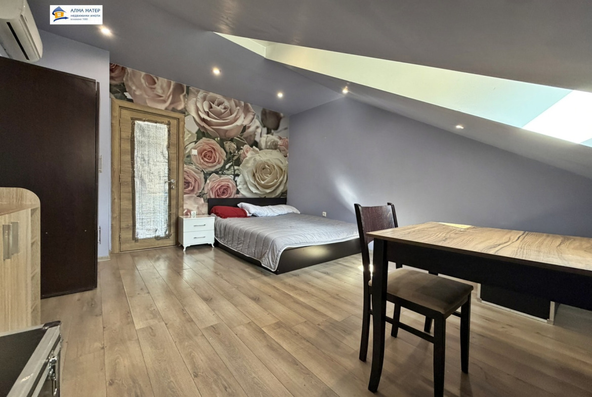 chetiristaen-apartament-138-kvm-pod-naem-tsentar-sofia-yuzhno-izlozhenie-14 Четиристаен апартамент 138 кв.м. под наем в Център | Южно изложение