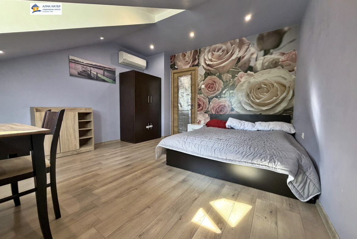 chetiristaen-apartament-138-kvm-pod-naem-tsentar-sofia-yuzhno-izlozhenie-15 Четиристаен апартамент 138 кв.м. под наем в Център | Южно изложение