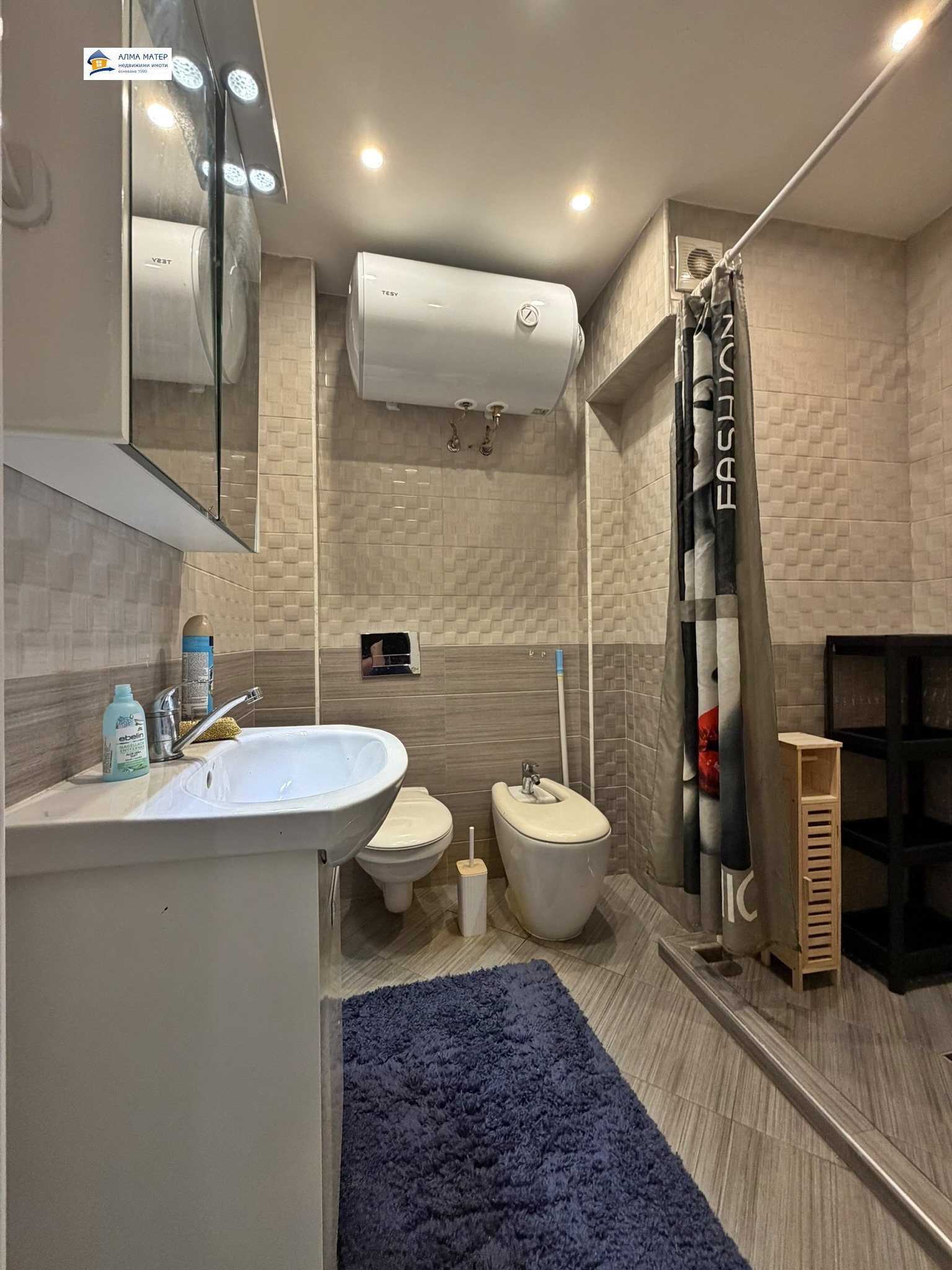 chetiristaen-apartament-138-kvm-pod-naem-tsentar-sofia-yuzhno-izlozhenie-16 Четиристаен апартамент 138 кв.м. под наем в Център | Южно изложение