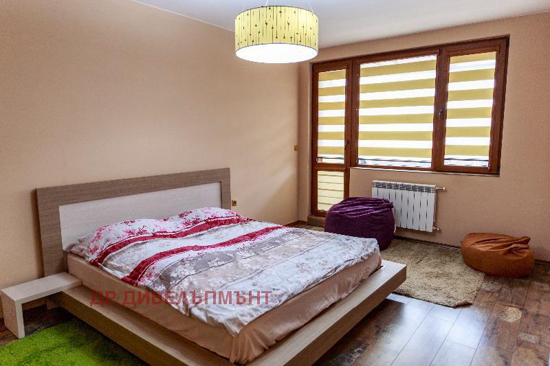 Четиристаен апартамент 385 кв.м. за продажба в София Слатина | Пентхаус с басейн