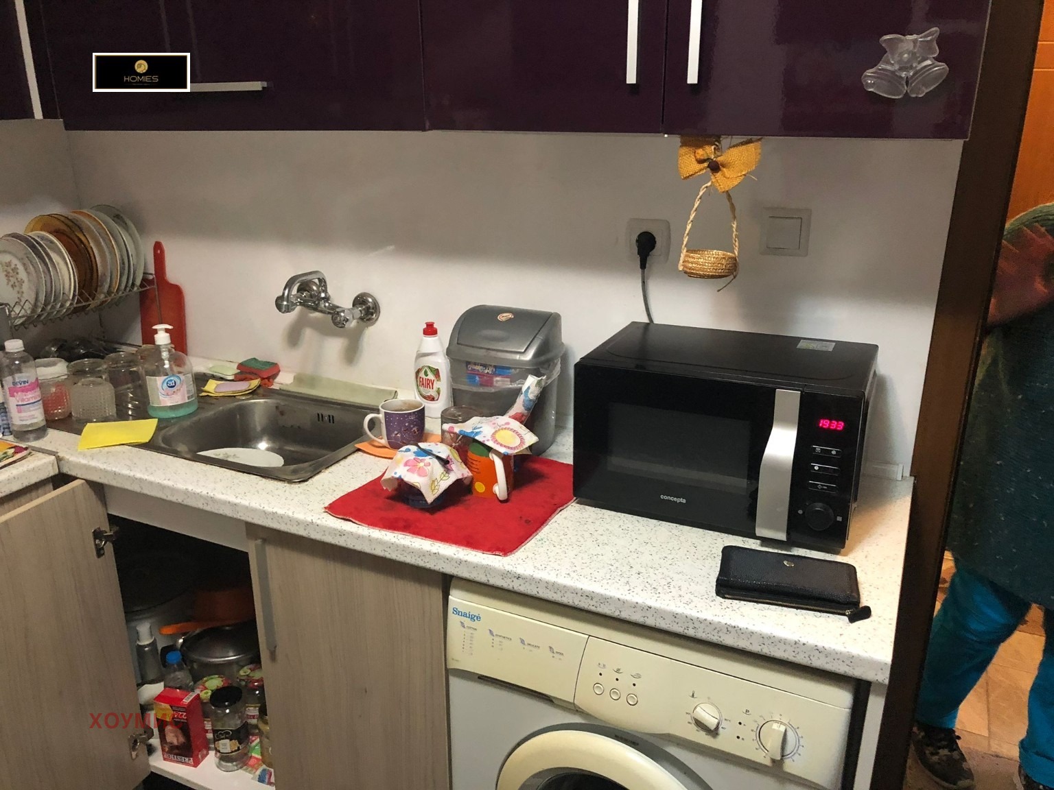 dvustaen-apartament-36-kvm-prodazhba-burgas-vazrazhdane-yuzhno-izlozhenie-dvor-3 Кухня с микровълнова печка и мивка