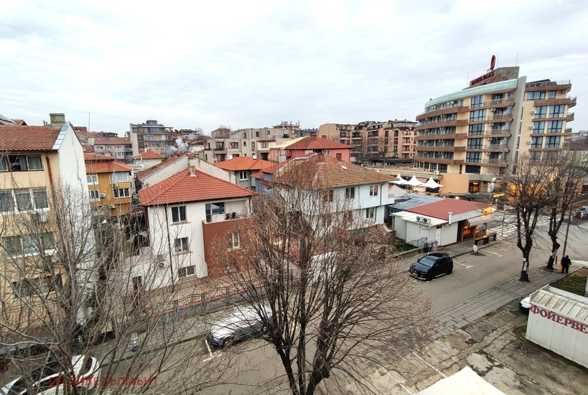 Двустаен апартамент 42 кв.м. под Наем в Несебър | Обзаведен, Гараж