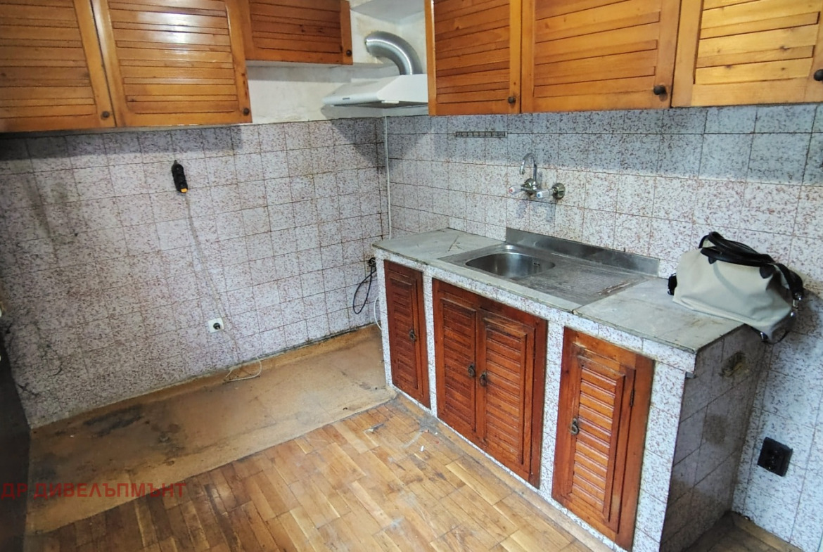 Apartment in Nadezhda 4, Sofia - Image 6
