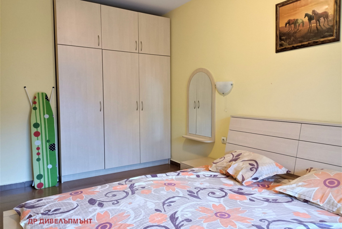 Двустаен апартамент 63 кв.м. под наем в Свети Влас | Басейн и Паркинг