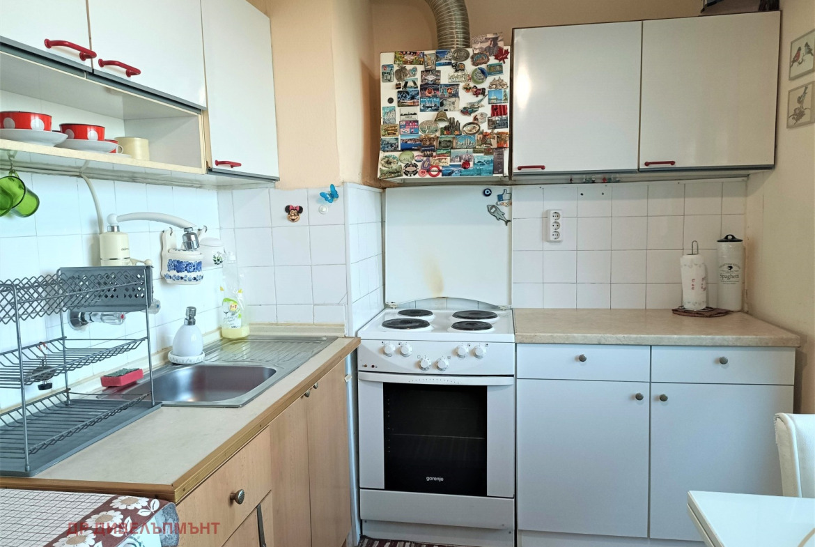 Двустаен апартамент 65 кв.м. под наем в Бургас Изгрев | Последен етаж с морска панорама