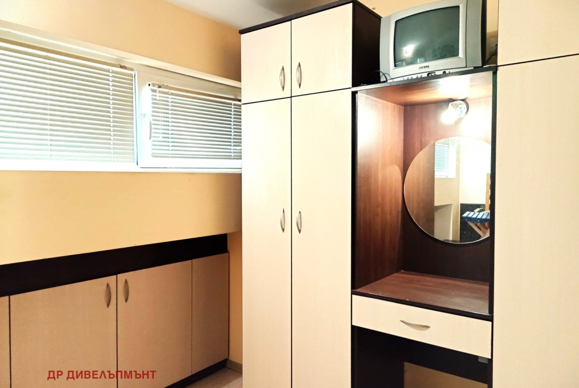 Apartment in Cherno More Building 94, Nessebar - Image 13