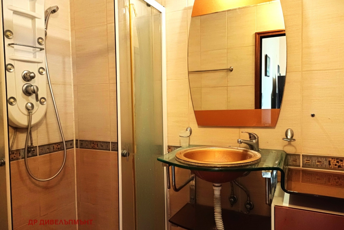 Apartment in Cherno More Building 94, Nessebar - Image 7