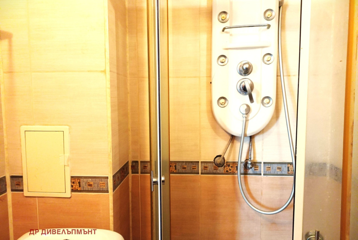 Apartment in Cherno More Building 94, Nessebar - Image 8