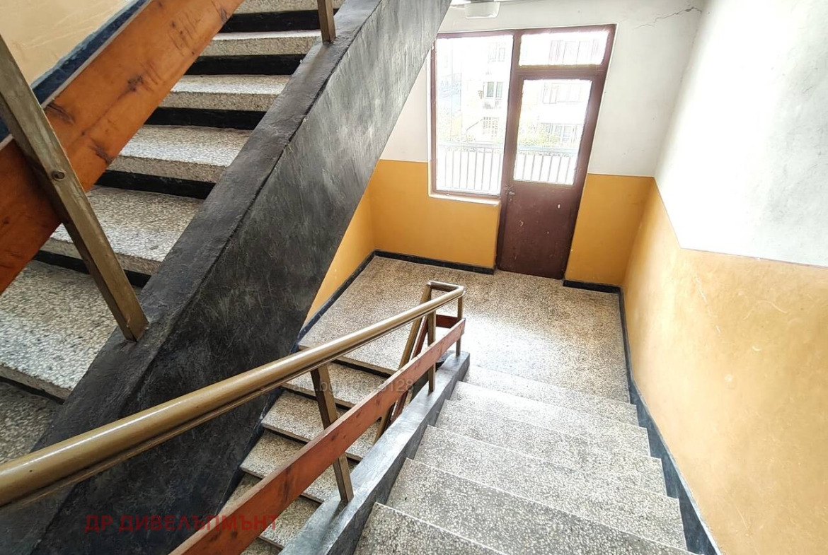 Apartment in Mladost Blok 54, Nessebar - Image 11