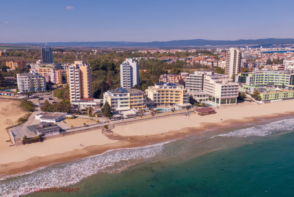 Едностаен апартамент 34 кв.м. под наем в Несебър | Първа линия море
