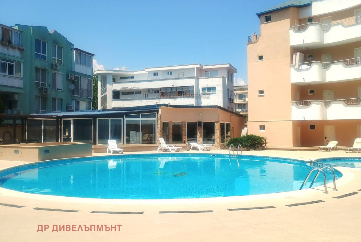 Едностаен апартамент 35 кв.м. продава Слънчев бряг | 2-ри етаж с басейн