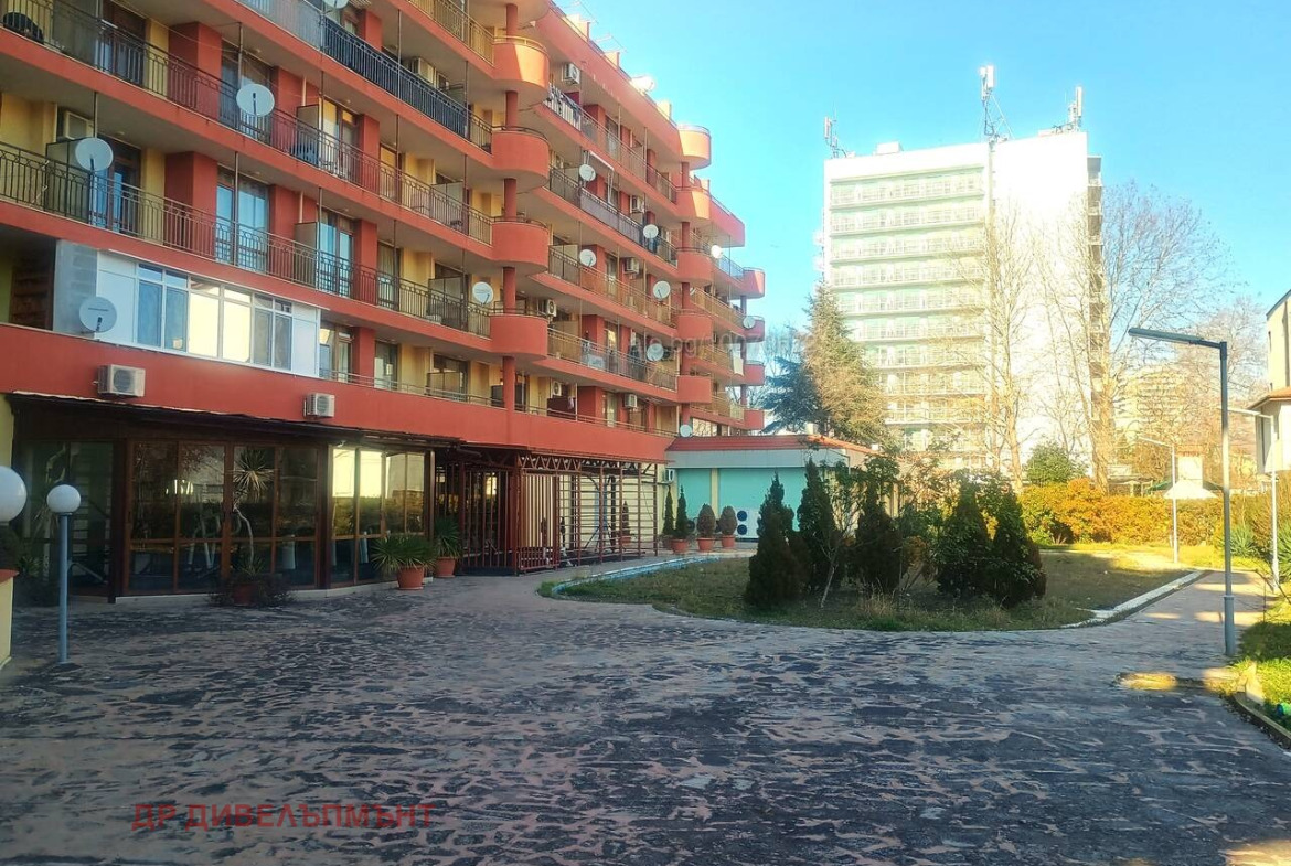 Едностаен апартамент 48 кв.м. под Наем в Слънчев бряг | Партерен етаж, Паркинг