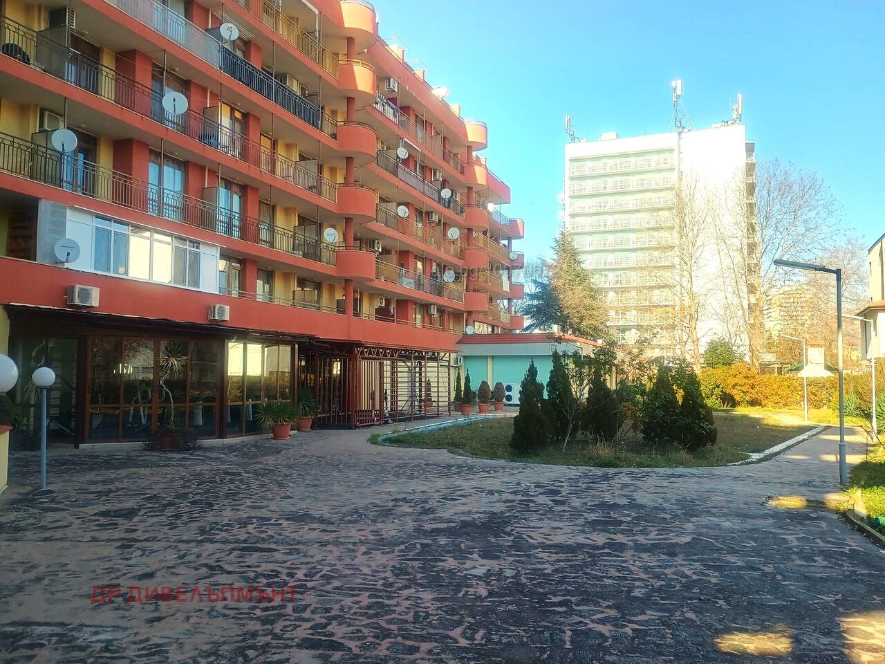 Едностаен апартамент 48 кв.м. под Наем в Слънчев бряг | Партерен етаж, Паркинг