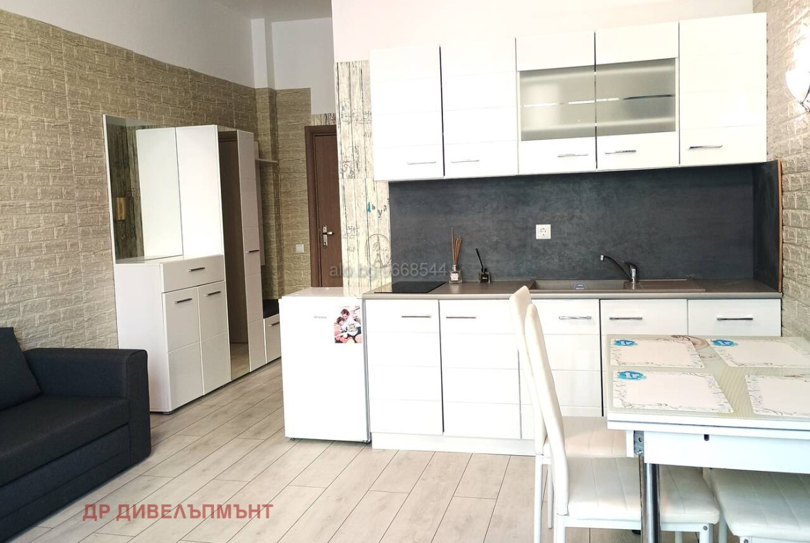 Apartment in Kompleks Sani Biych Plaza, Sunny Beach - Image 2