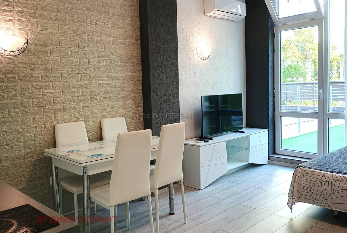Apartment in Kompleks Sani Biych Plaza, Sunny Beach - Image 5