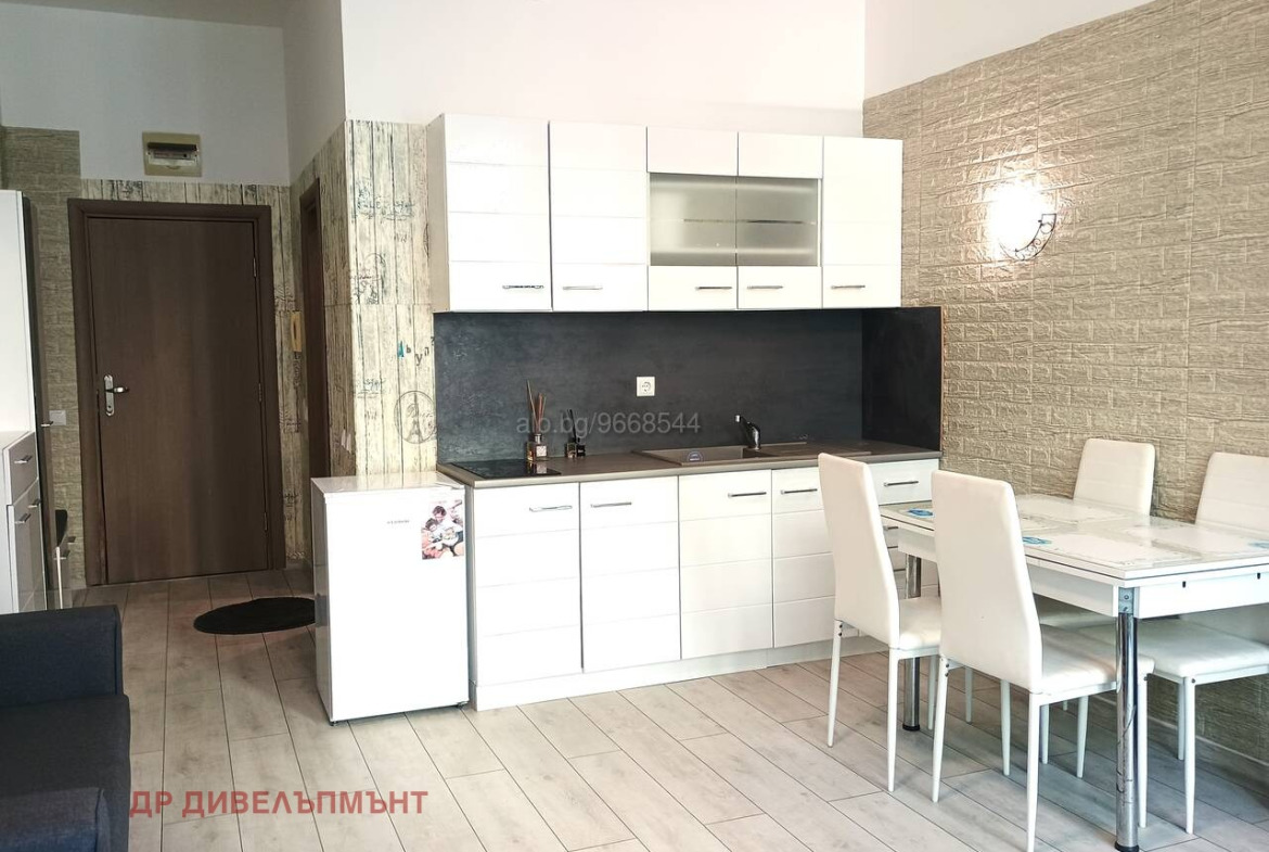 Apartment in Kompleks Sani Biych Plaza, Sunny Beach - Image 6