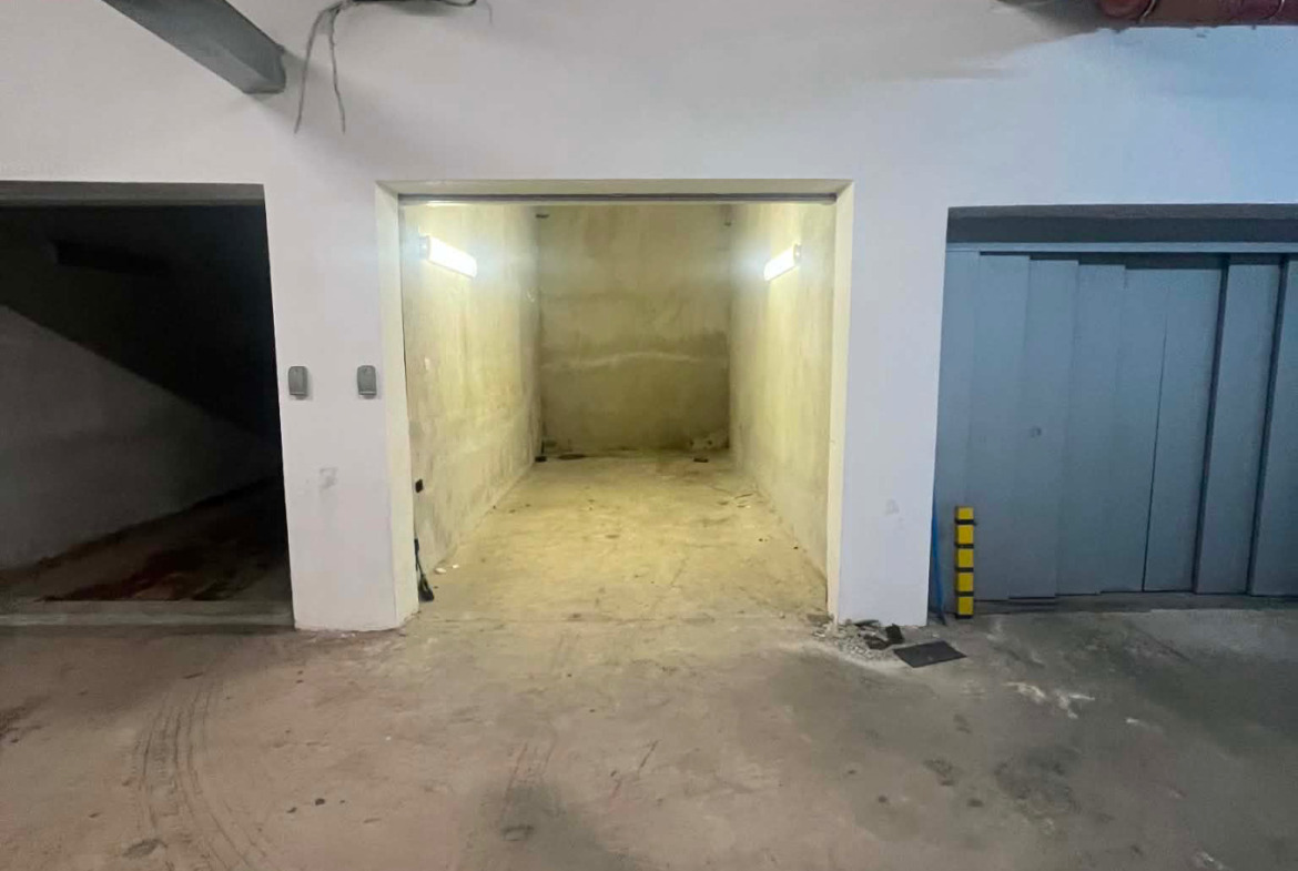 Garage in Zona B-19, Sofia - Image 2