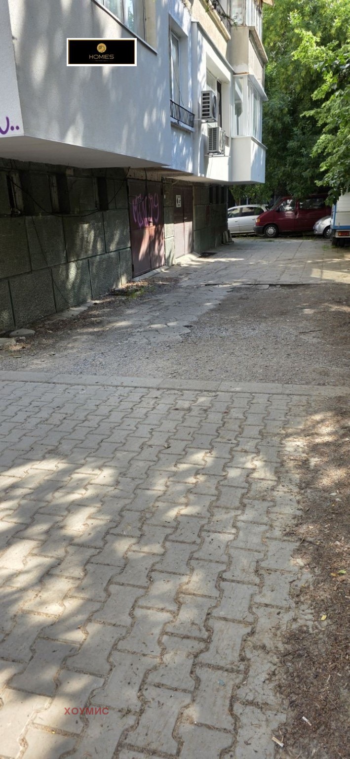Гараж 20 кв.м. под Наем в Стрелбище | Ток, Вода и Парно