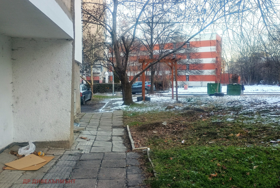 Магазин 21 кв.м. за Продажба в Младост 1 | С наемател