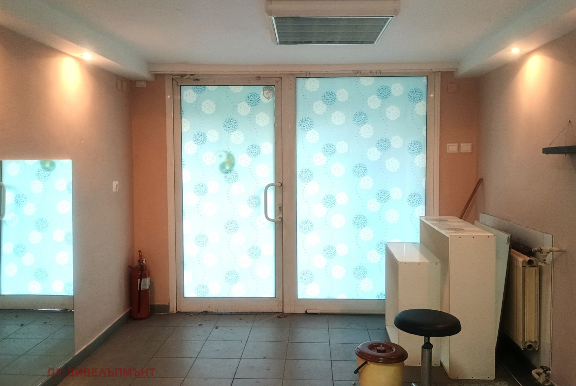 Магазин 21 кв.м. за Продажба в Младост 1 | С наемател