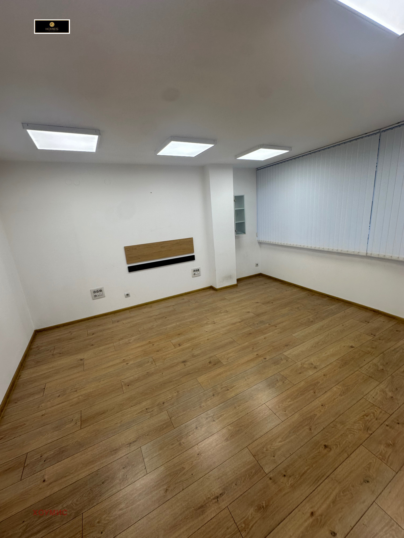 office-24-sqm-for-rent-sofia-centre-near-metro-1 Modern bright office space with wood flooring