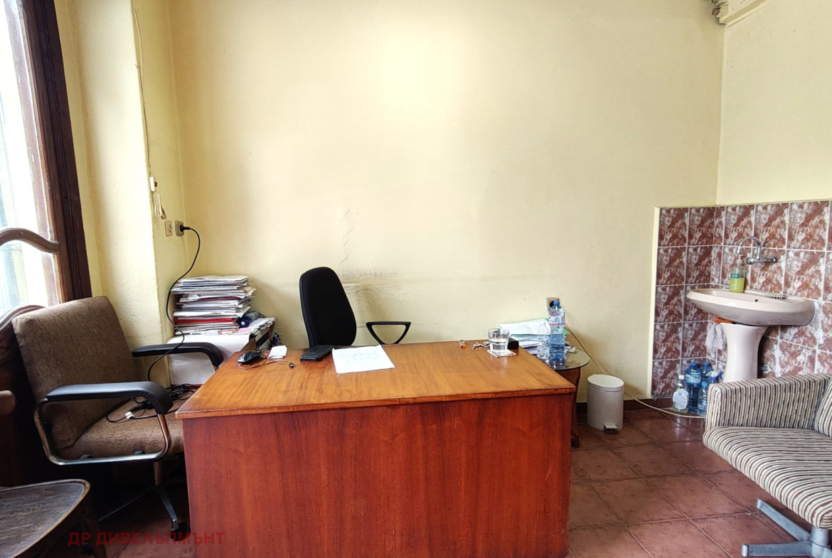 Commercial Property in Vazrazhdane, Burgas - Image 9
