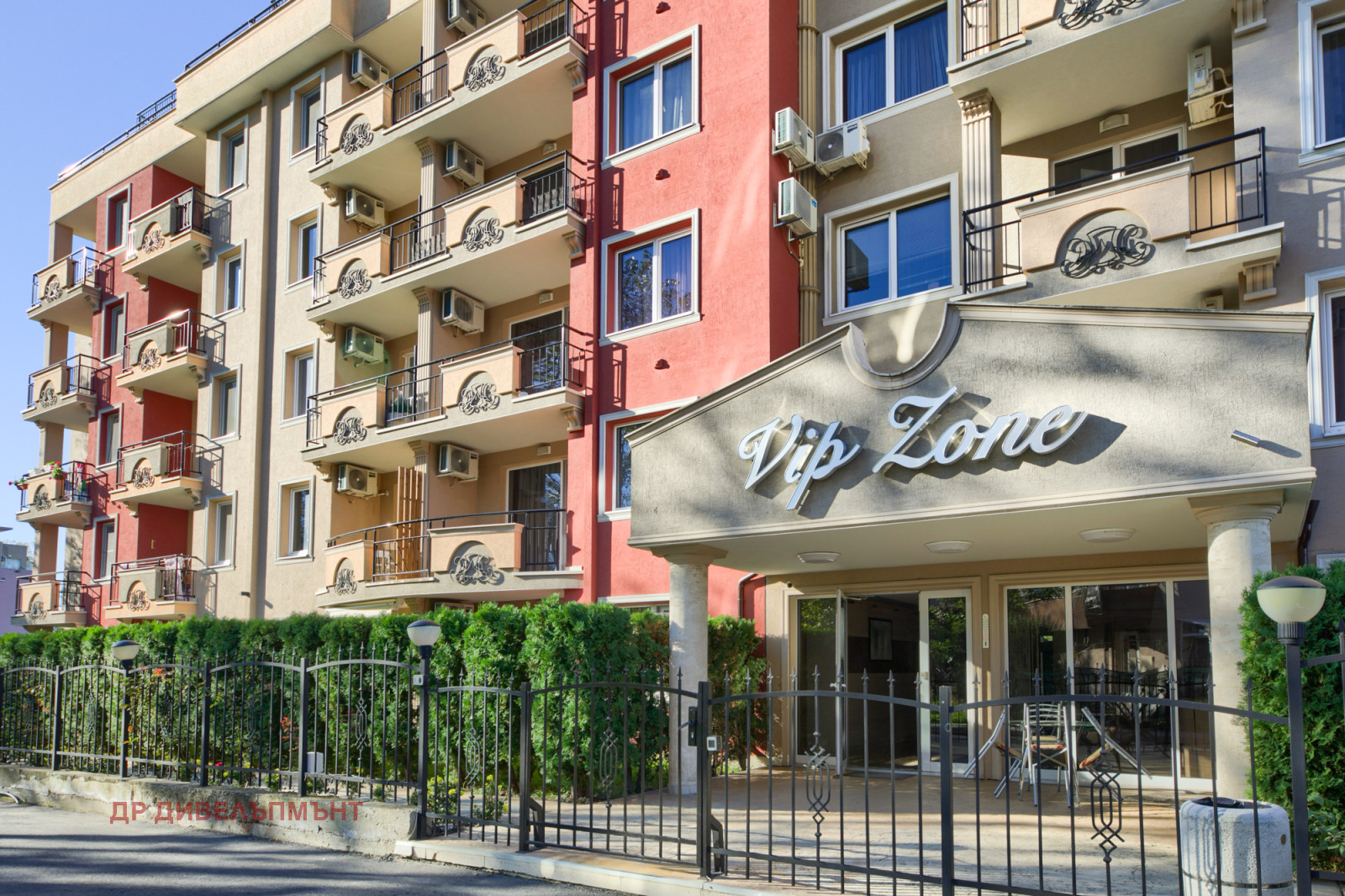 Apartment in Kompleks Vip Zona, Sunny Beach - Image 29