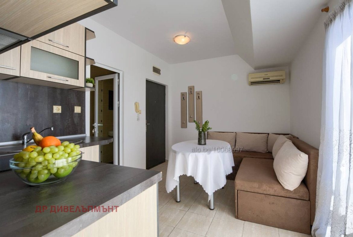 Apartment in Grand 22, Sunny Beach - Image 5