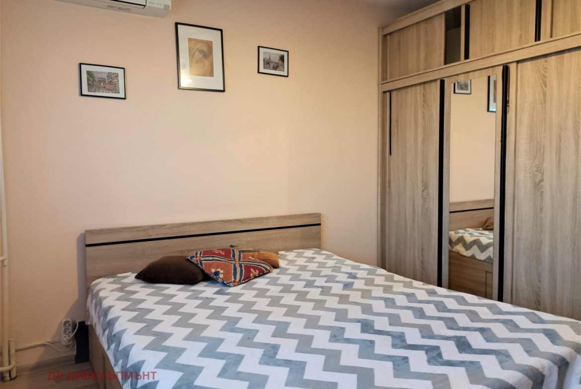Apartment in Izgrev Blok 35, Burgas - Image 7