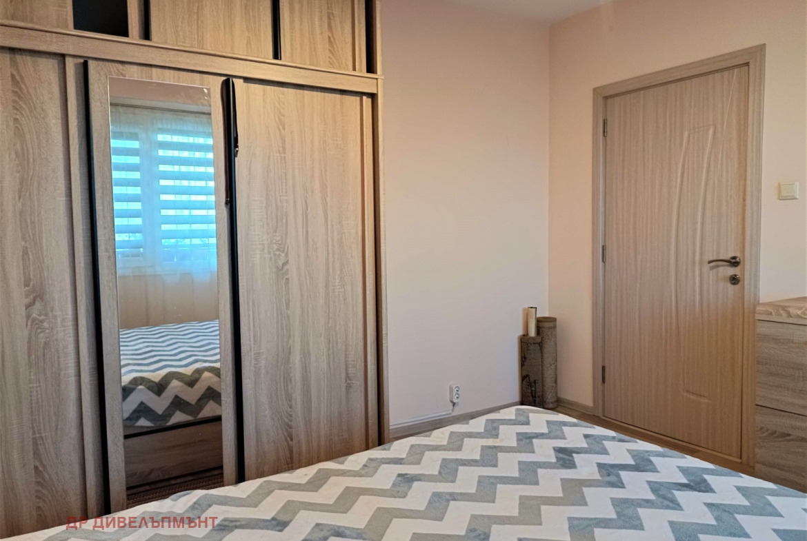 Apartment in Izgrev Blok 35, Burgas - Image 8