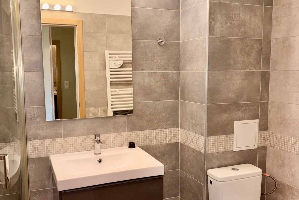 One-Bedroom in Manastirski livadi, Sofia - Image 8