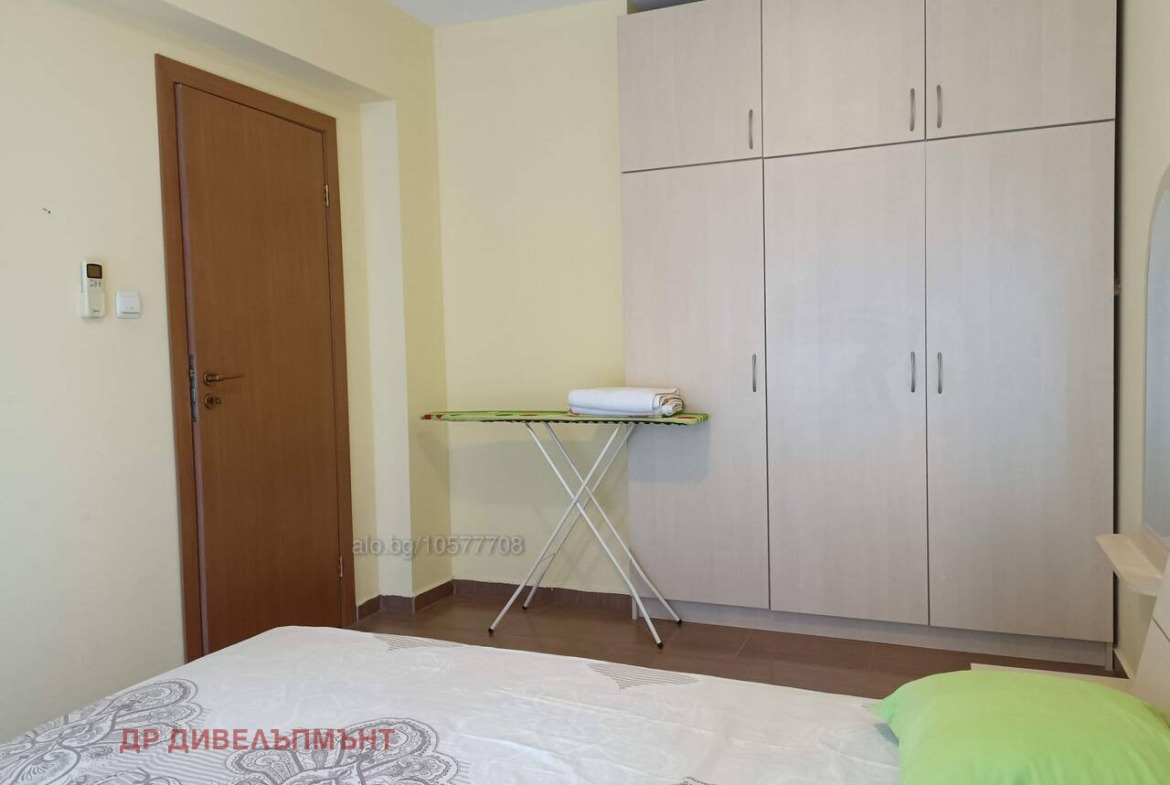 Apartment in Kompleks Yug 4 2, Sveti Vlas - Image 10