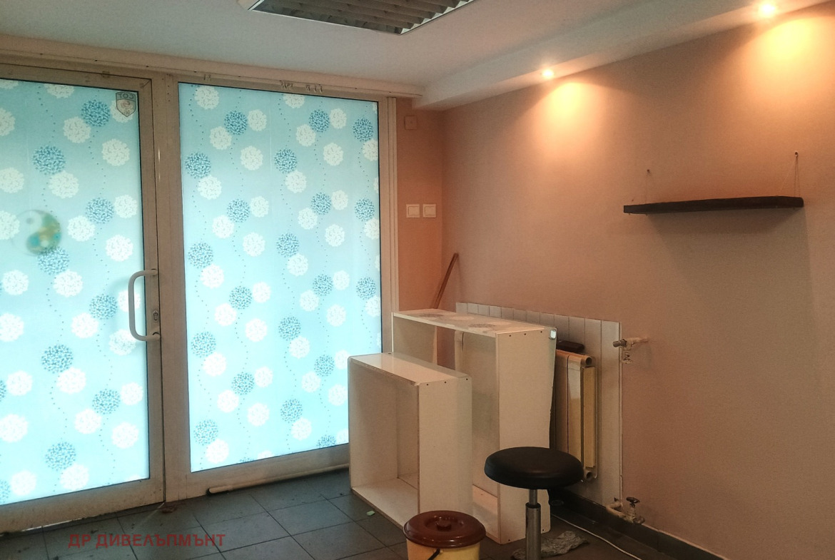 Shop in Mladost 1, Sofia - Image 4