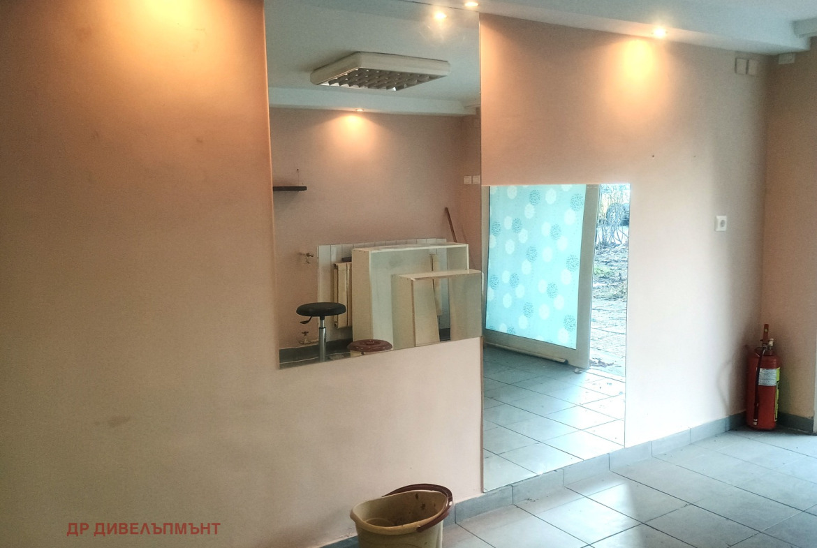 Shop in Mladost 1, Sofia - Image 5