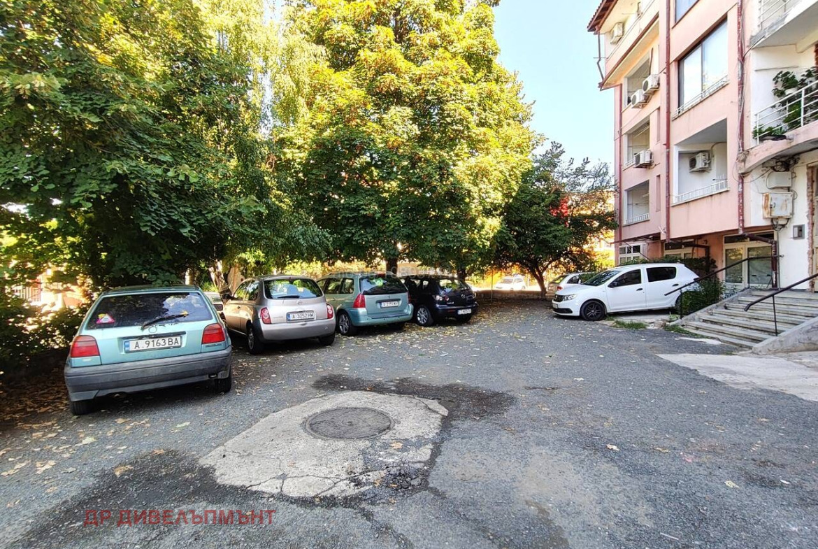 Apartment in Mladost 44, Nessebar - Image 13