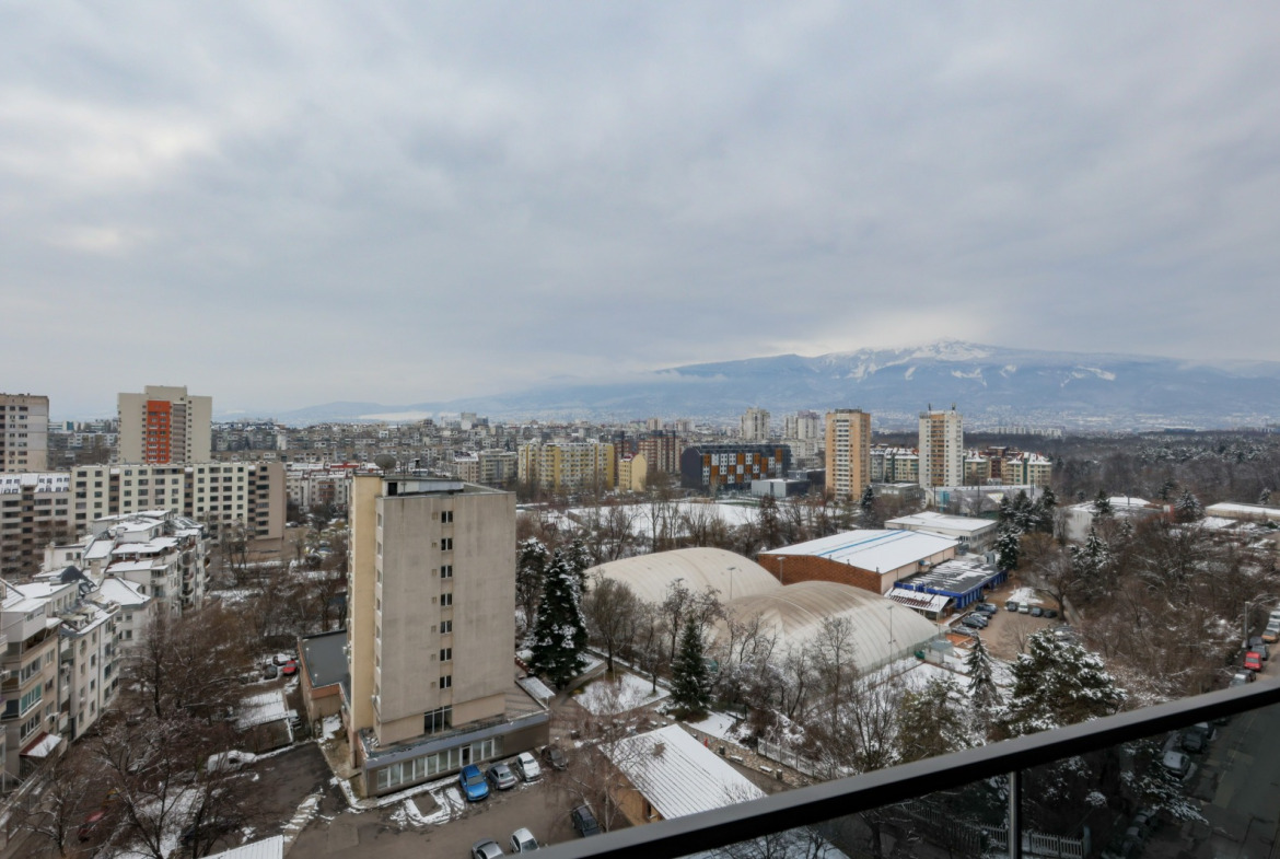 Тристаен апартамент 122 кв.м. под наем в София Изток | Гараж и панорама Витоша