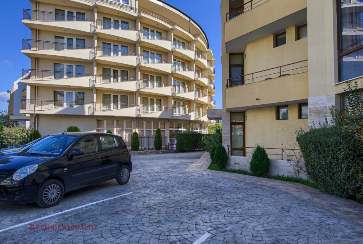 Apartment in Kompleks Sands, Sunny Beach - Image 12