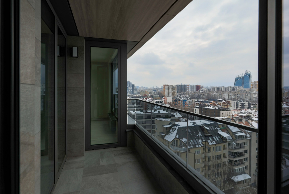 Two-Bedroom in Iztok, Sofia - Image 12
