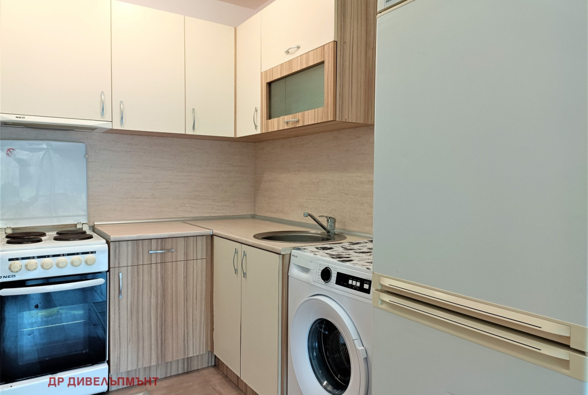 Apartment in Kompleks Yug, Sveti Vlas - Image 3